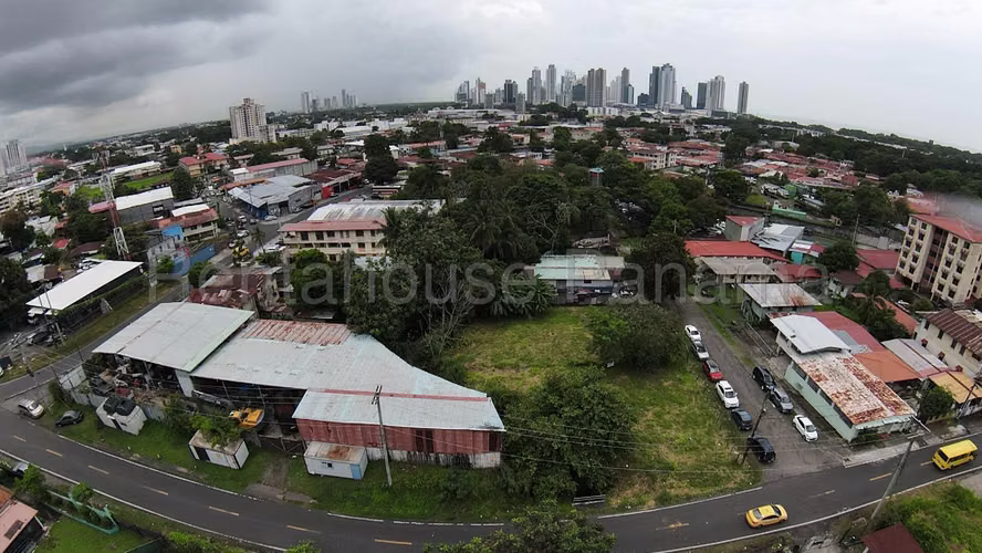 Terreno en Venta en Parque Lefevre AFC26-3764