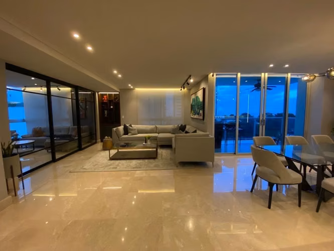 Se Vende Hermoso Apartamento Remodelado en Coco Del Mar