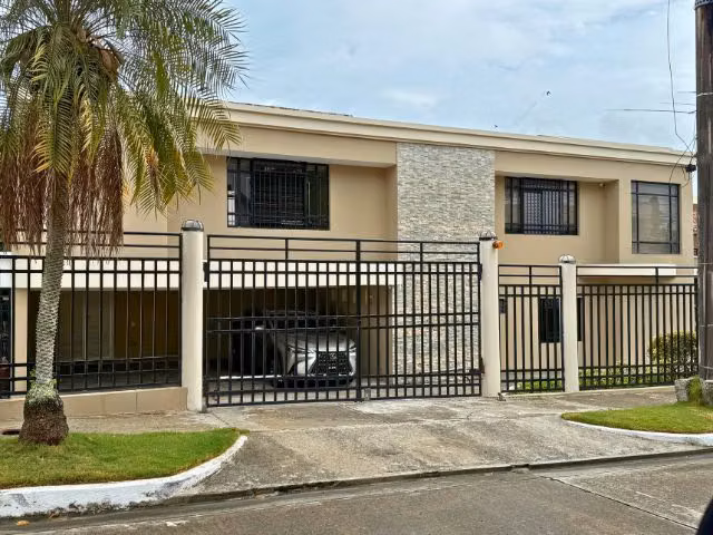 Dos Mares, Amplia Casa Familiar con Gran Jardin Excelente Precio ID 26024