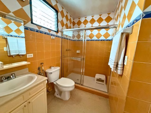 Dos Mares, Amplia Casa Familiar con Gran Jardin Excelente Precio ID 26024