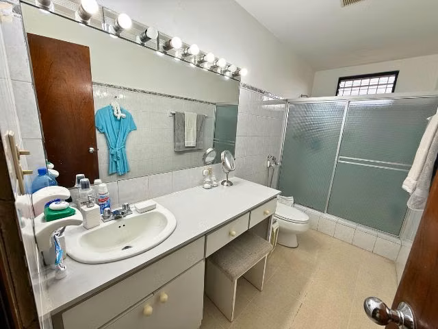 Dos Mares, Amplia Casa Familiar con Gran Jardin Excelente Precio ID 26024