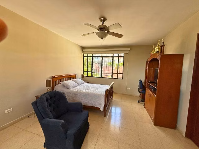 Dos Mares, Amplia Casa Familiar con Gran Jardin Excelente Precio ID 26024
