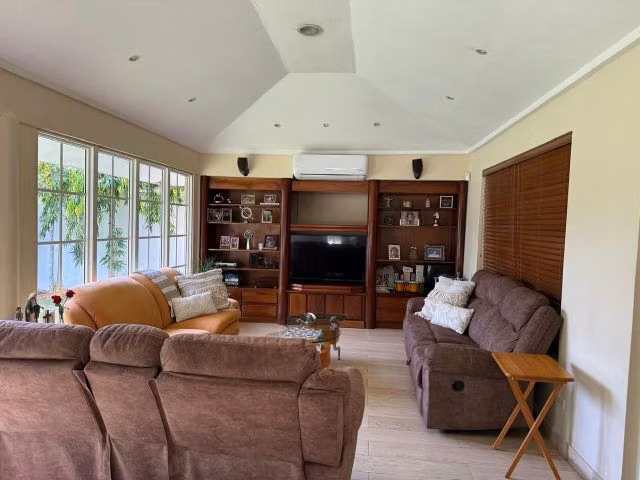Dos Mares, Amplia Casa Familiar con Gran Jardin Excelente Precio ID 26024