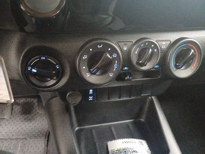 TOYOTA HILUX - 2025 - PPHX - Automarket - Imagen 9