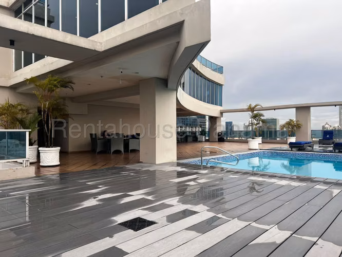 Vendo Apartamento en Avenida Balboa grand bay OF 26-8282