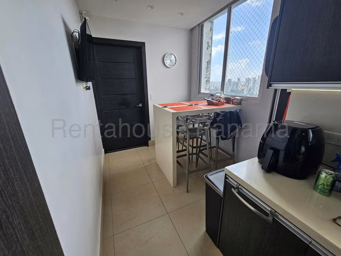 Vendo Apartamento en Coco del Mar OF26-6701