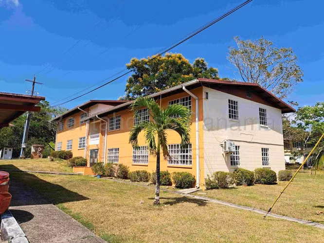 Edificio en Venta en Clayton JG