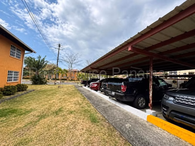 Edificio en Venta en Clayton JG