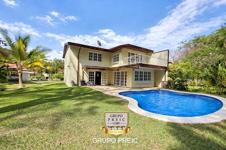 Casa en alquiler en Clayton linea blanca CC