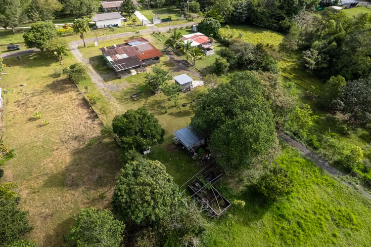Amplio Terreno con Encantadora Casita en Potrerillos Arriba