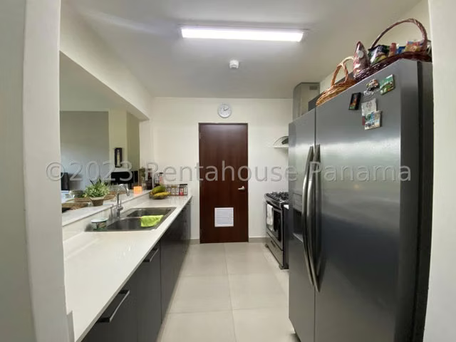 Venta Apartamento Remodelado River Valley Panama Pacifico 23YCG6882