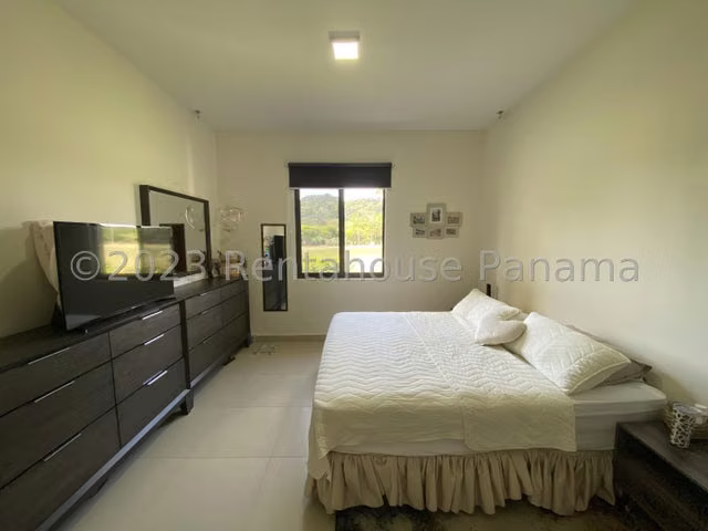Venta Apartamento Remodelado River Valley Panama Pacifico 23YCG6882
