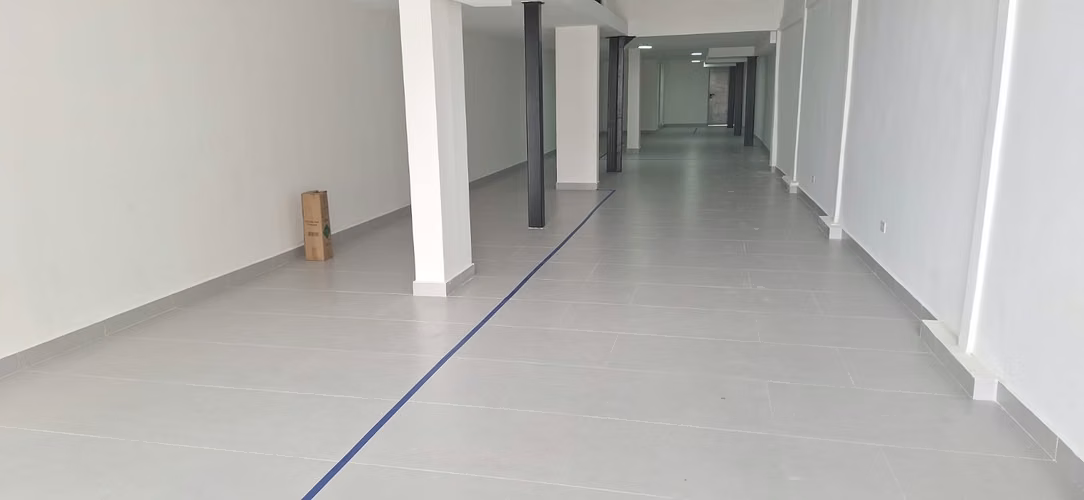ALQUILO LOCAL, MARBELLA  200 METROS - Imagen 3