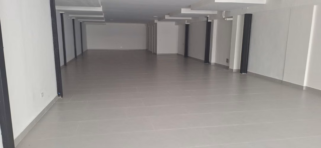 ALQUILO LOCAL, MARBELLA  200 METROS - Imagen 2