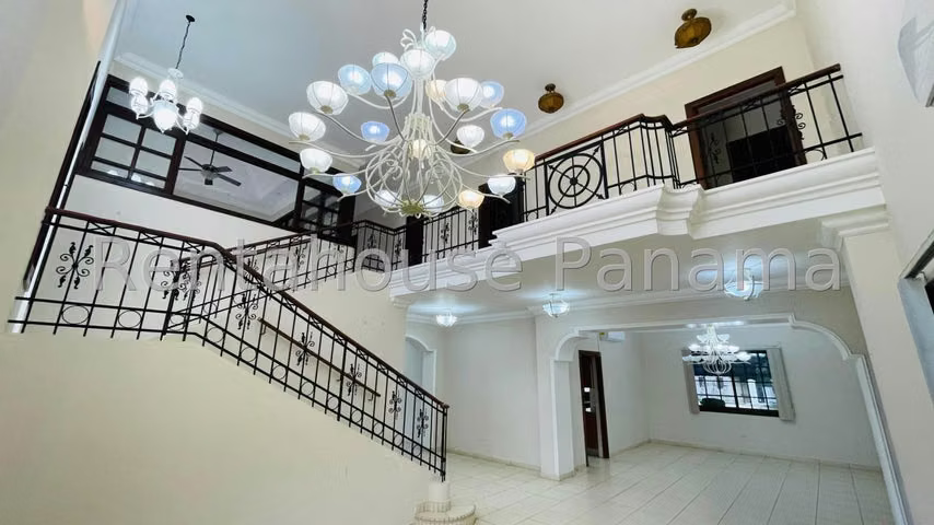 Hermosa Casa en Venta en Camino de Cruces 25YCG3134