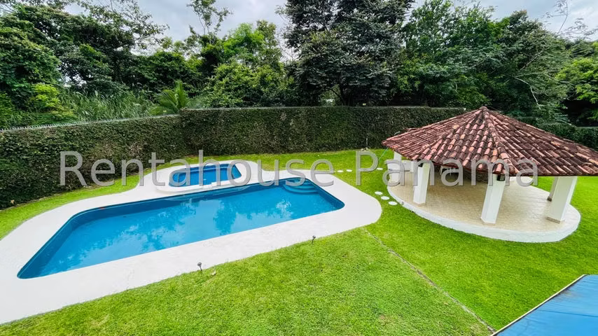 Hermosa Casa en Venta en Camino de Cruces 25YCG3134