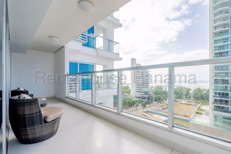 Se Vende Apartamento en Costa del Este LA26-5817