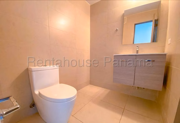 Se Vende Apartamento en Costa del Este LA26-944
