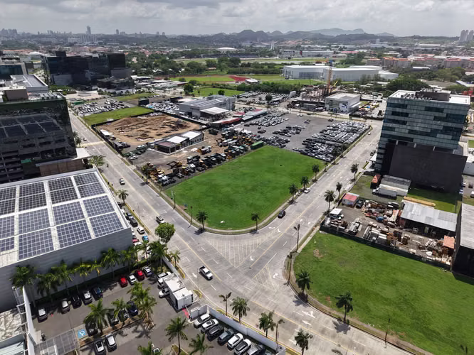 Se vende terreno comercial en SANTA MARÍA BUSINESS DISTRICT - Imagen 2