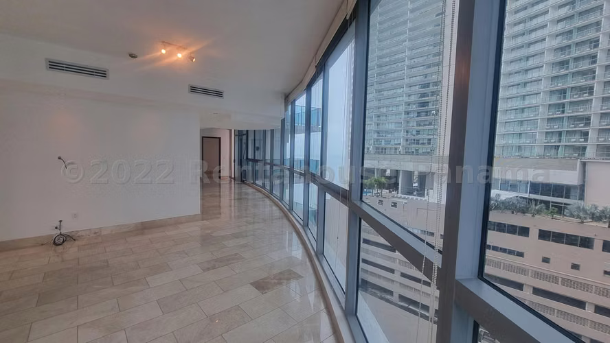 ALQUILER PH GRAND TOWER PUNTA PACIFICA APARTAMENTO
