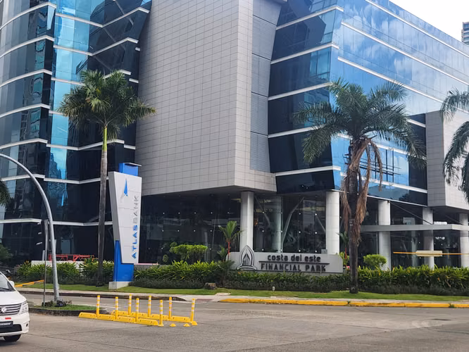Alquiler de Local comercial en Costa del Este, Financial Park, 128m2