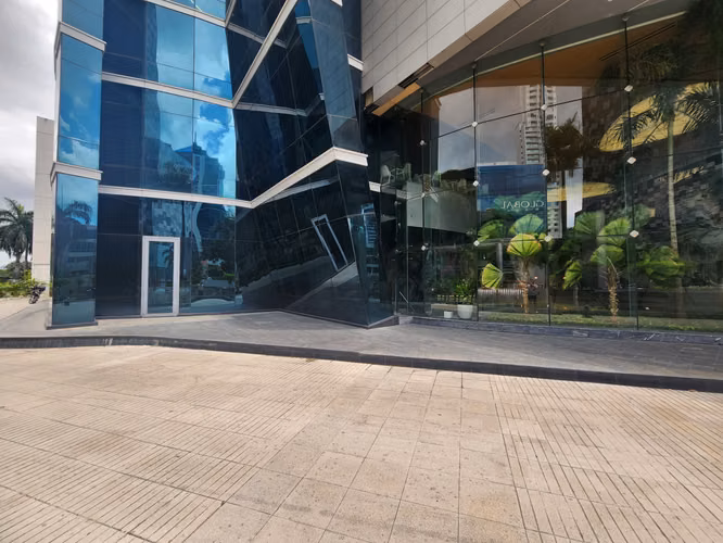 Alquiler de Local comercial en Costa del Este, Financial Park, 128m2