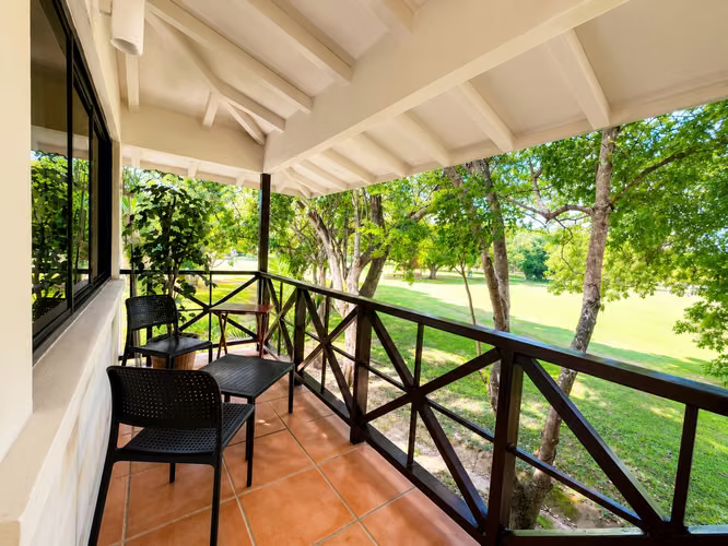 Suite de 2 Pisos en Coronado | Vista al Golf | Amenidades de Hotel | $270,000