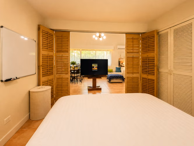 Suite de 2 Pisos en Coronado | Vista al Golf | Amenidades de Hotel | $270,000