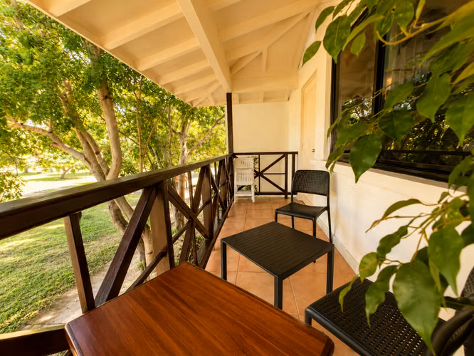 Suite de 2 Pisos en Coronado | Vista al Golf | Amenidades de Hotel | $270,000