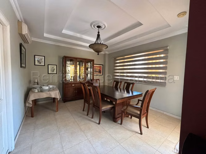 Se Vende Casa en Altos de Panama YDU