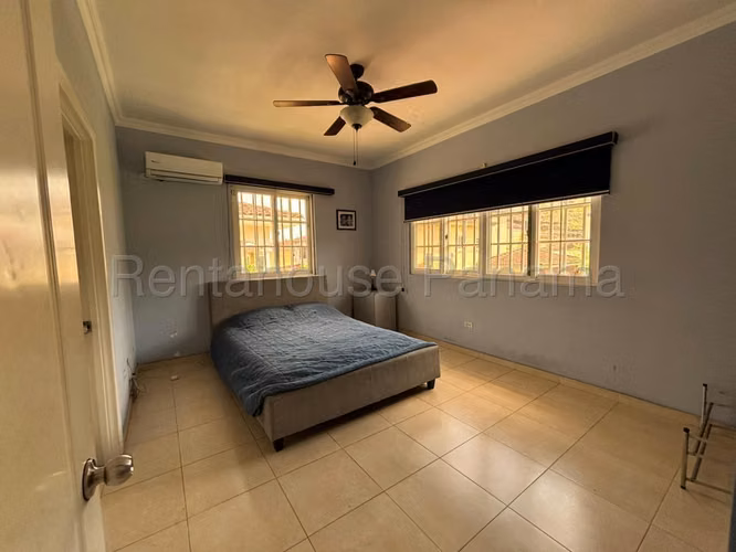 Se Vende Casa en Altos de Panama YDU