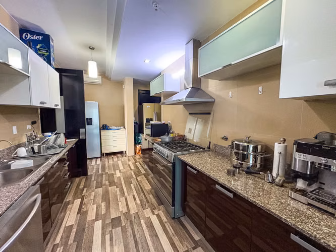 3 Recámaras frente al mar remodelado en lujo Punta Pacifica