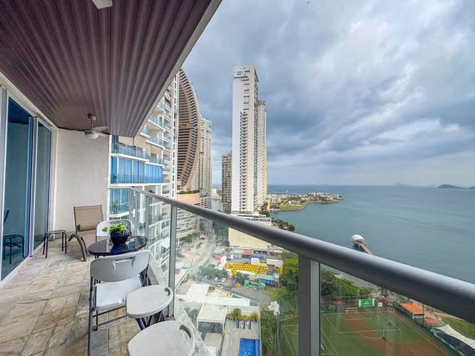 3 Recámaras frente al mar remodelado en lujo Punta Pacifica