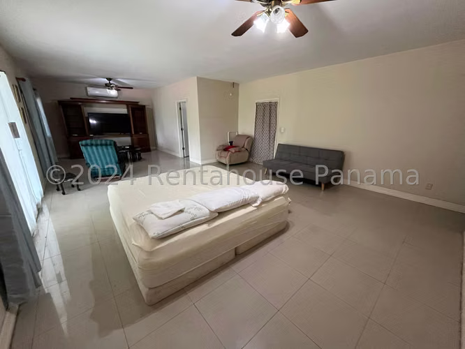 VENTA DE CASA EN LAS CUMBRES MCD24-8942