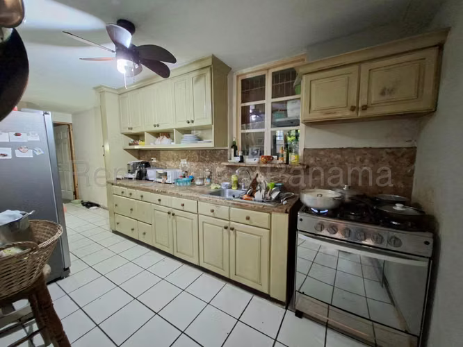 Vendo Casa de 177 m² en Condado del Rey 26-6663GG