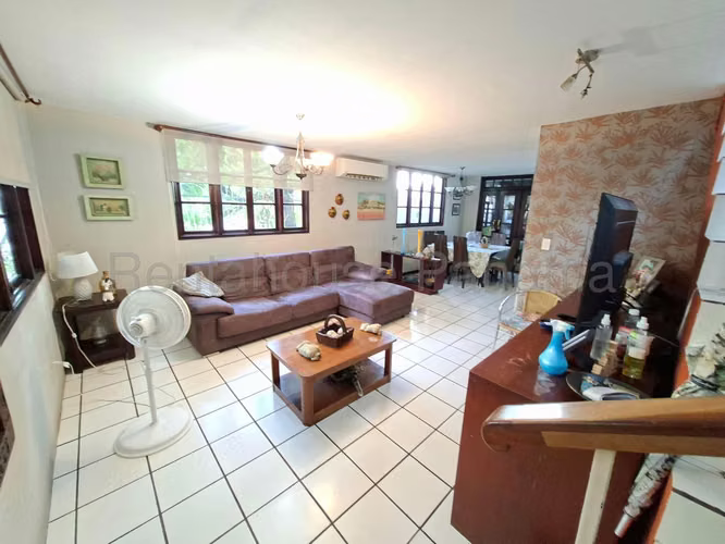 Vendo Casa de 177 m² en Condado del Rey 26-6663GG