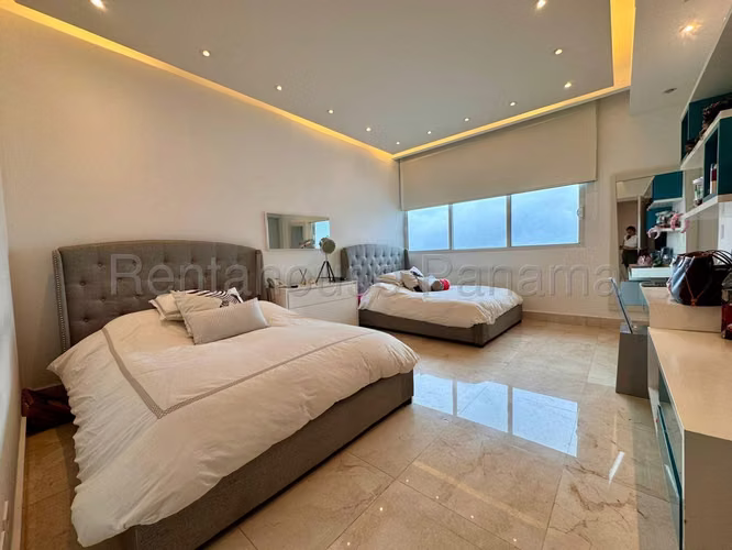Vendo Apartamento de 672 m² en PH Vitri, Costa del Este 25-9693GG