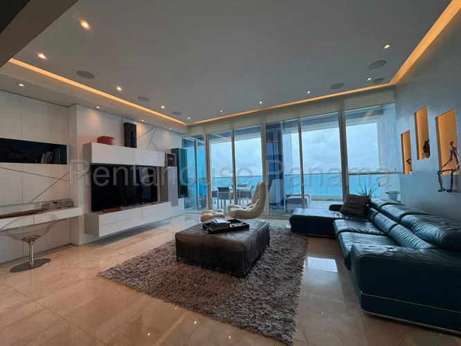Vendo Apartamento de 672 m² en PH Vitri, Costa del Este 25-9693GG