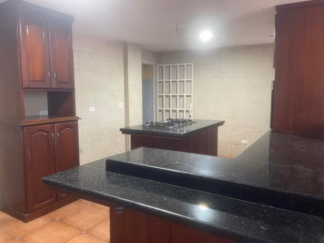 Casa de 470 m² con 4 recámaras en alquiler, Villa de las Fuentes 2 - Imagen 8