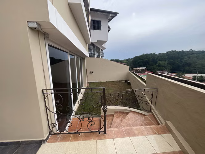 Casa de 470 m² con 4 recámaras en alquiler, Villa de las Fuentes 2 - Imagen 7