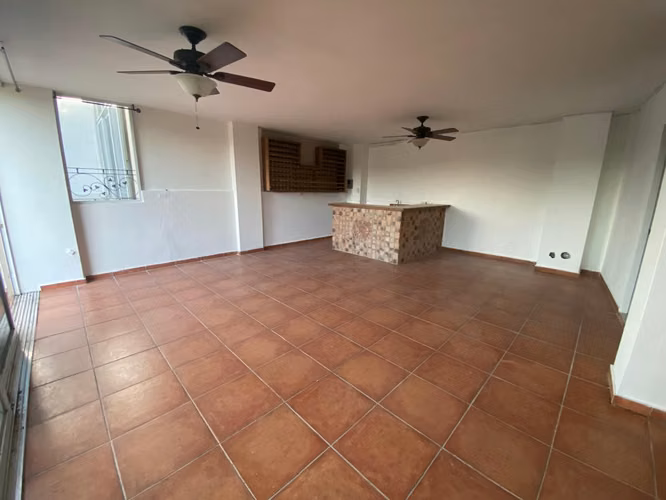 Casa de 470 m² con 4 recámaras en alquiler, Villa de las Fuentes 2 - Imagen 15