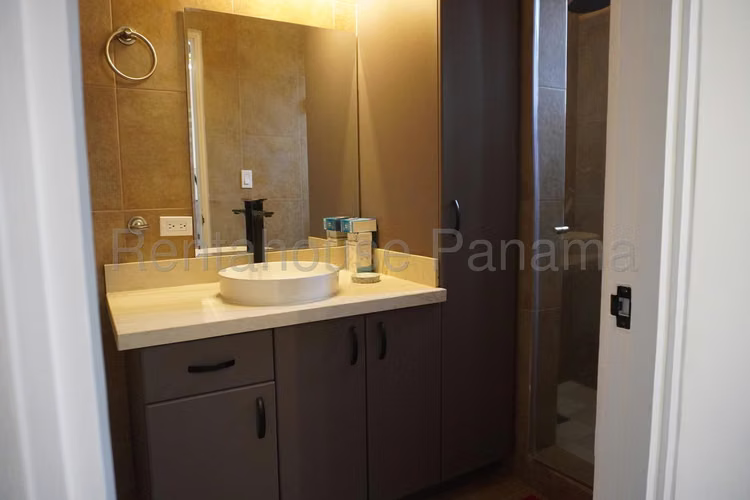 Vendo Casa de 357 m² en Clayton 26-8151GG