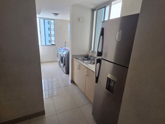 Se Alquila Apartamento en PH Rokas Condado del Rey
