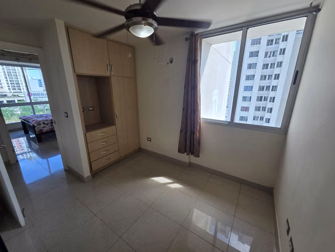 Se Alquila Apartamento en PH Rokas Condado del Rey