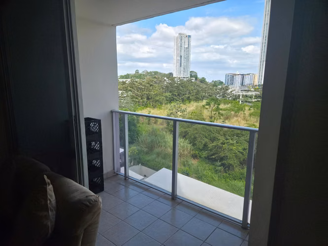 Se Alquila Apartamento en PH Rokas Condado del Rey