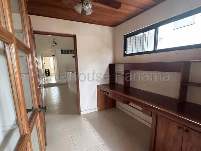 Vendo casa en Altos del Golf LF26-8317 Solo Cliente Directo