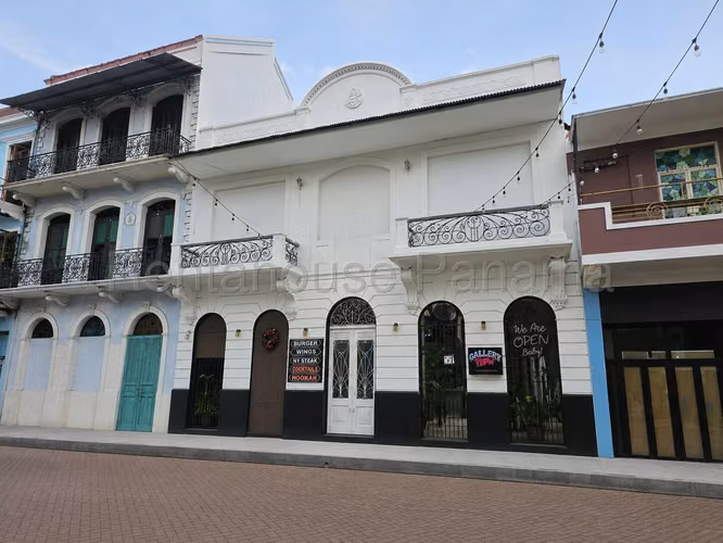 Sale of Premises in Casco Antiguo Ph Patio Casco NS