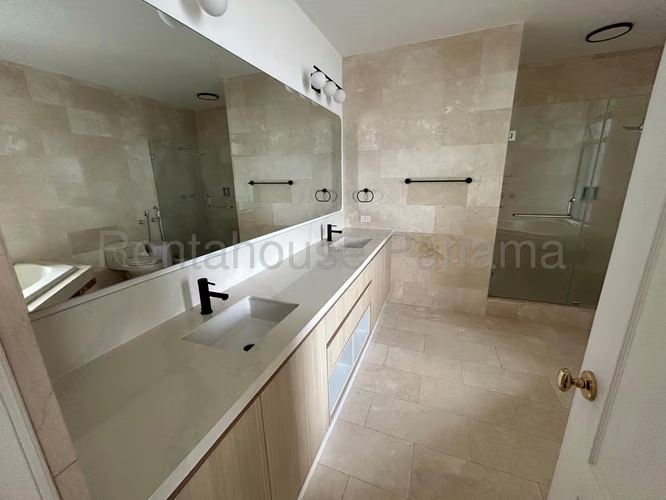 Alquiler de Apartamento en Avenida Balboa Ph Miramar plaza CCO