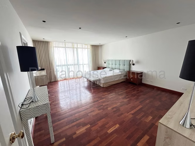 Alquiler de Apartamento en Avenida Balboa Ph Miramar plaza CCO
