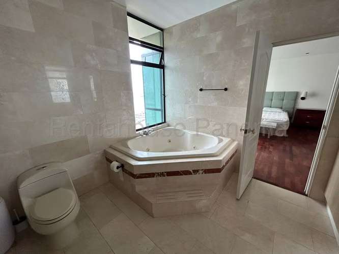 Alquiler de Apartamento en Avenida Balboa Ph Miramar plaza CCO